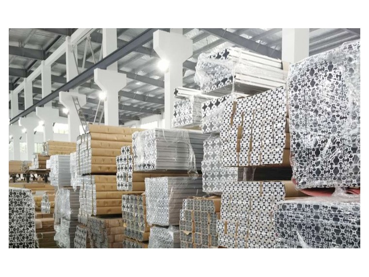 工業(yè)鋁型材生產(chǎn)廠家哪家好？【澳宏鋁業(yè)】